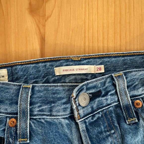 Levi’s Ribcage Straight Ankle Blue Jeans - Picture 5 of 5